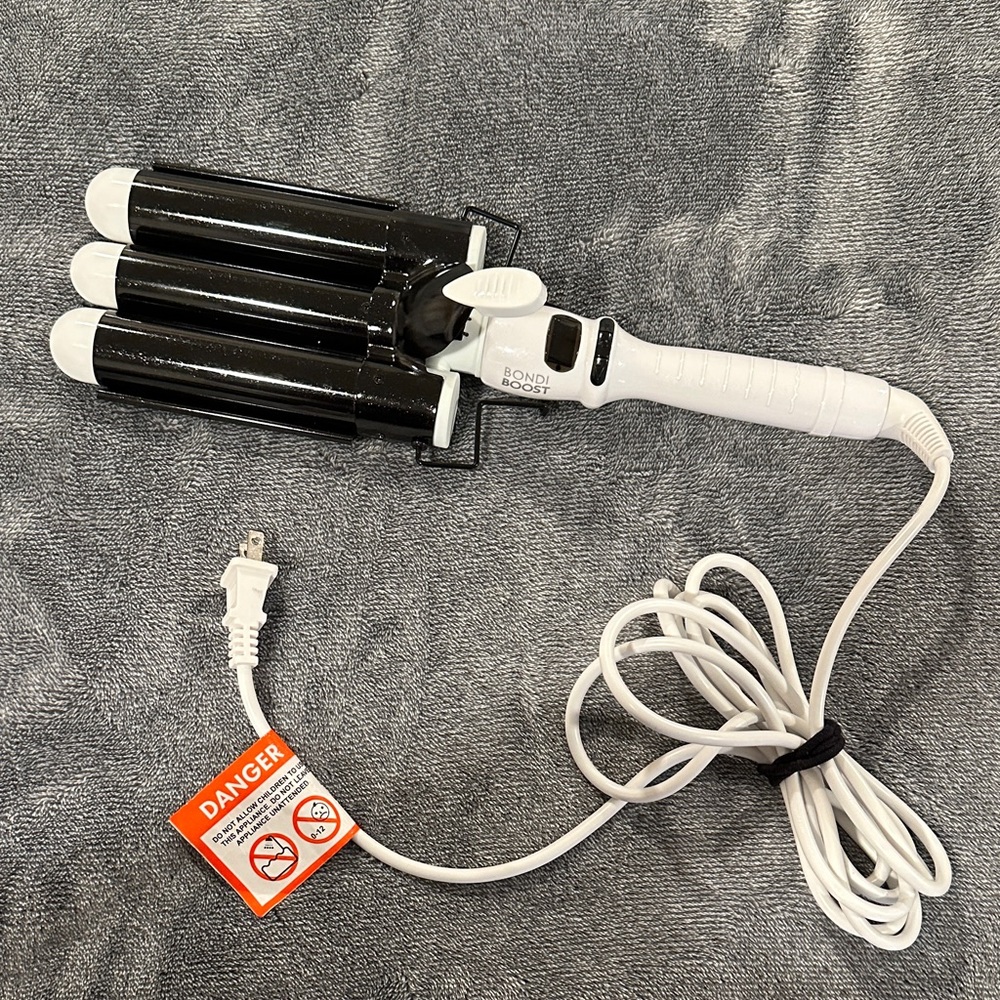 Black and White Bondi Boost Hair Waver